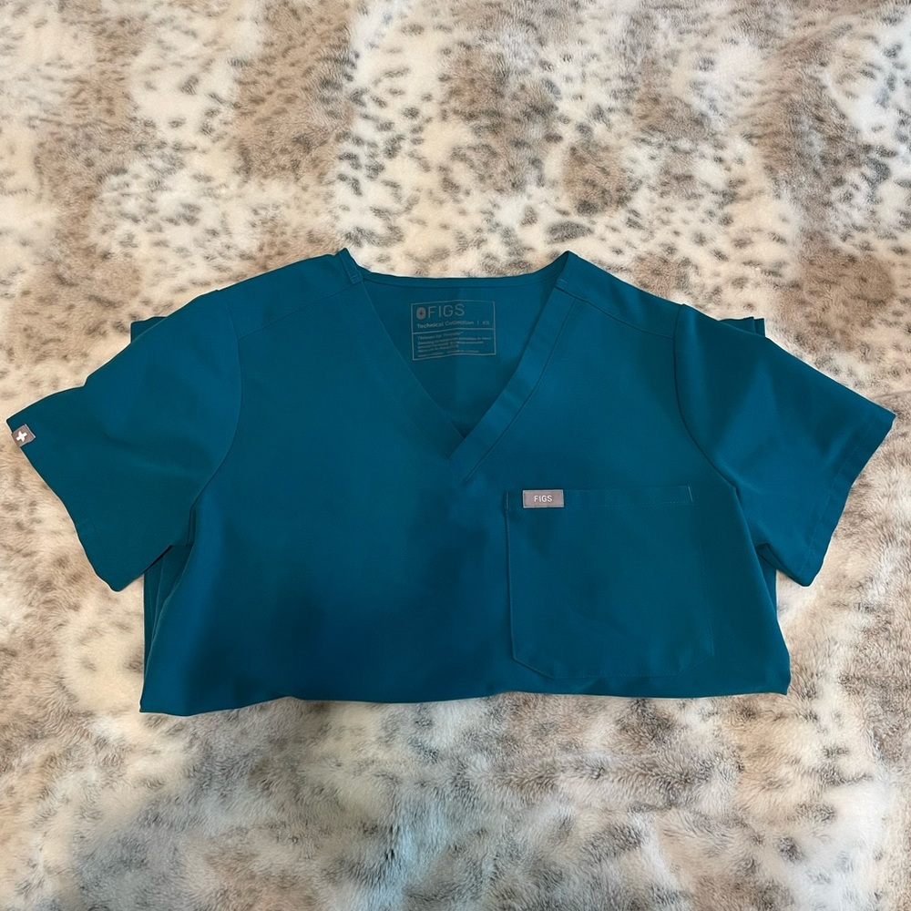 Figs Catarina scrub top, XS Pacific Blue.  Used, in great condition.